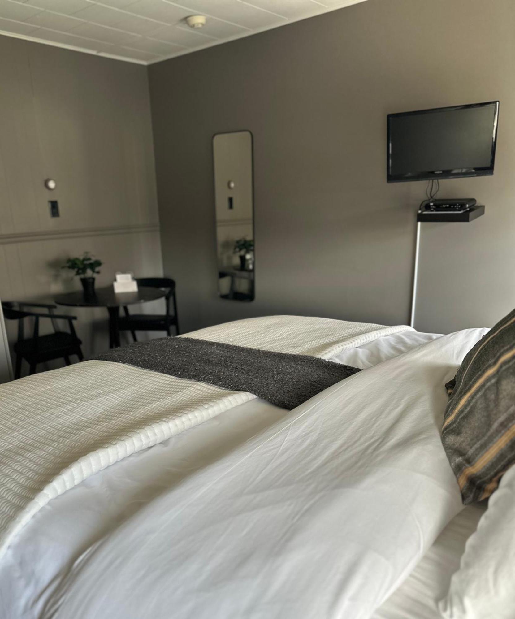 Auberge Des Cantons Magog Esterno foto
