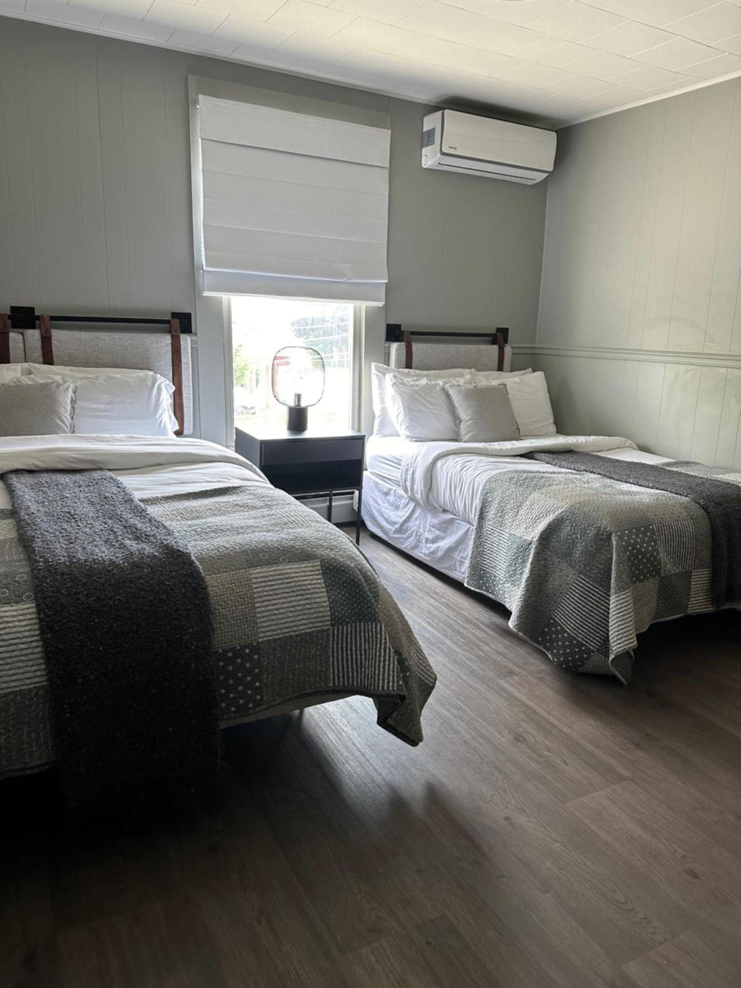 Auberge Des Cantons Magog Esterno foto