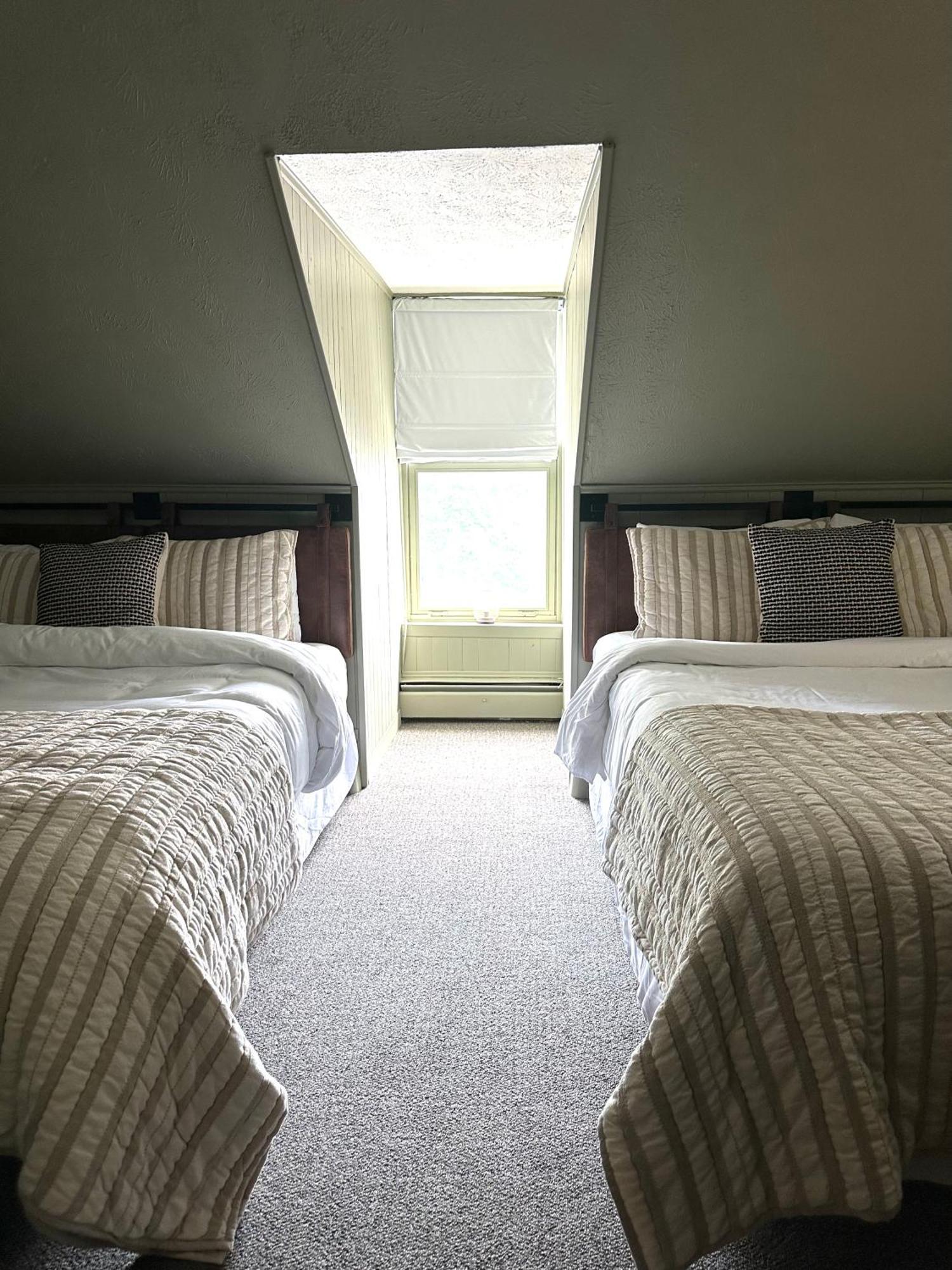 Auberge Des Cantons Magog Esterno foto