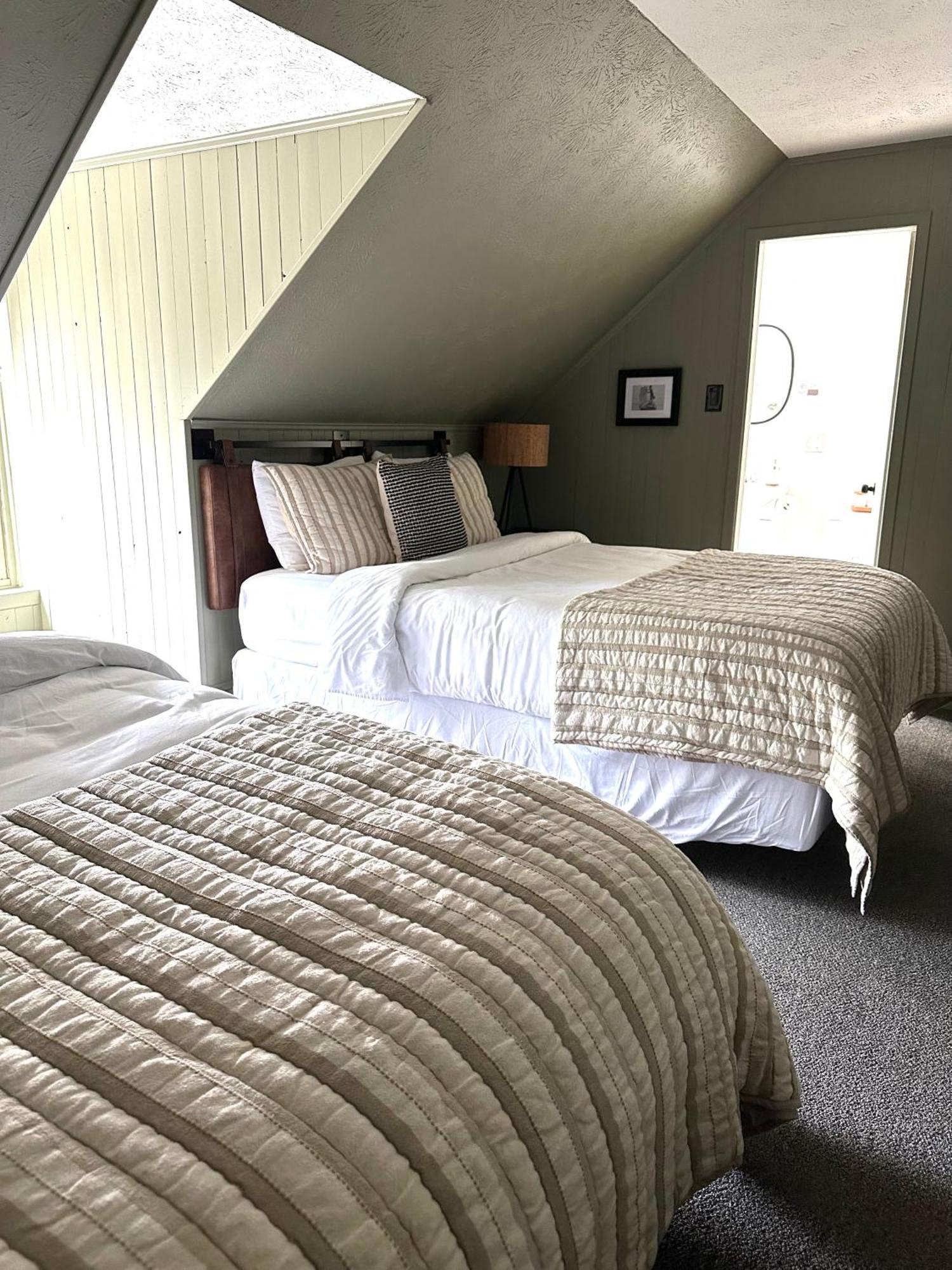 Auberge Des Cantons Magog Esterno foto